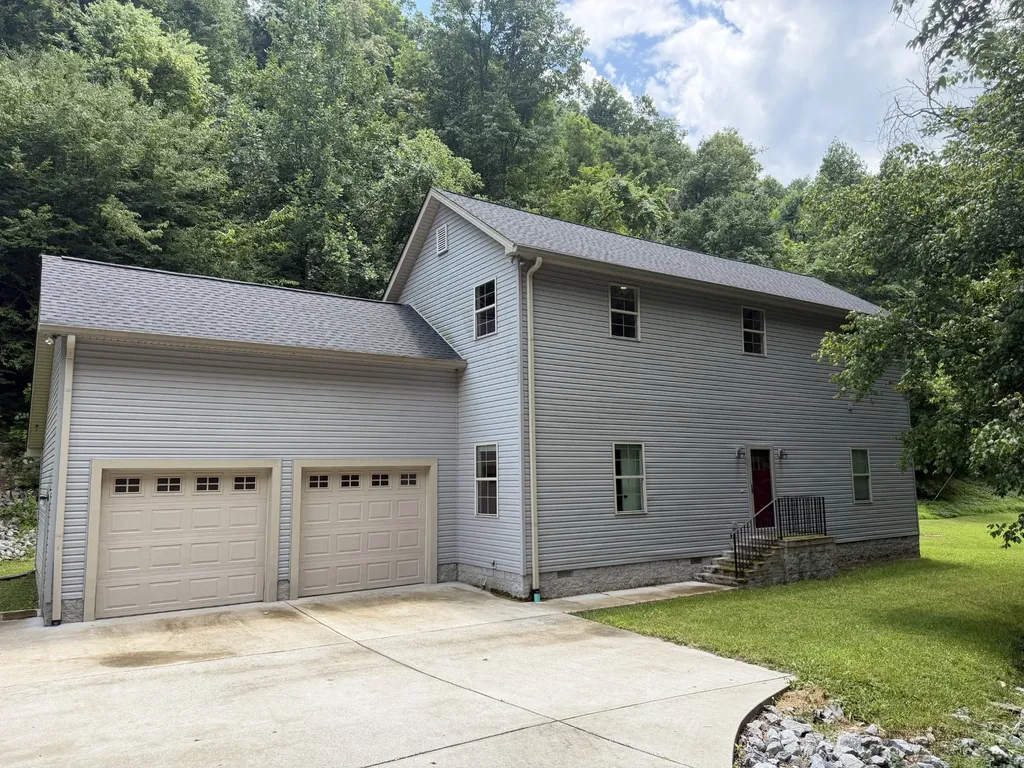 1505 Dark Hollow Road Lafayette TN 37083