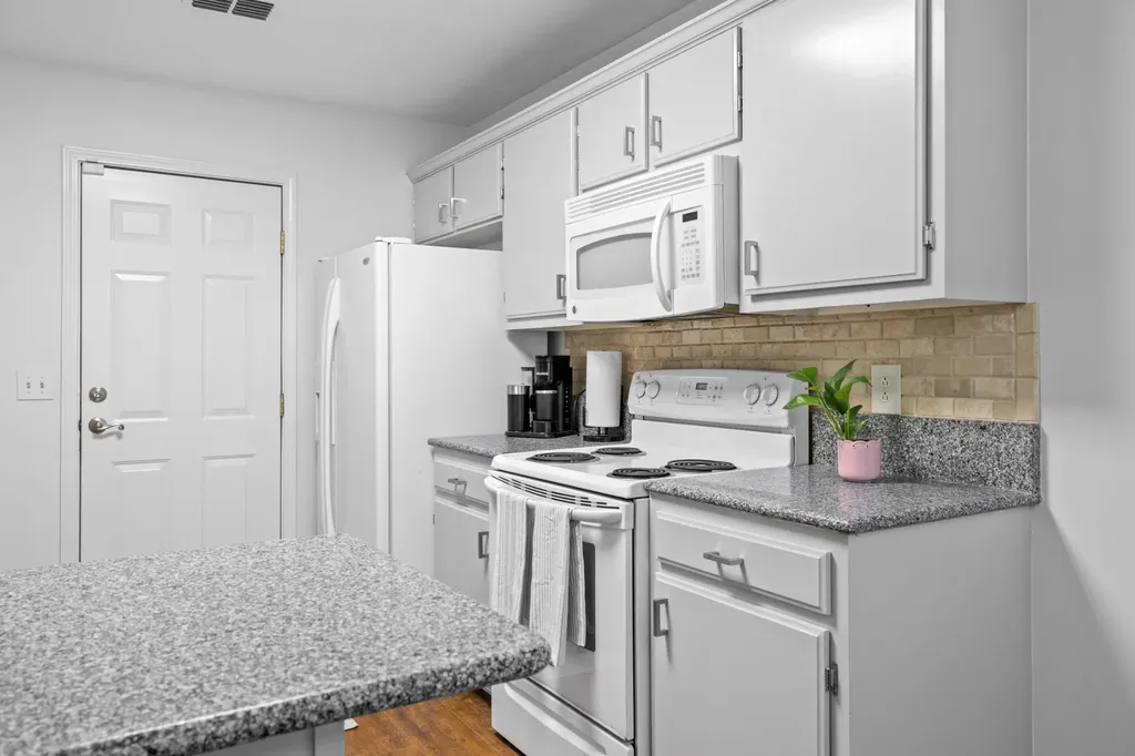 2735 Roscommon Drive Murfreesboro TN 37128