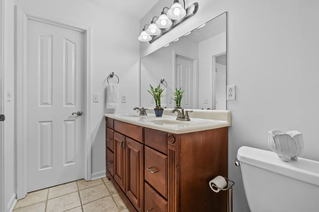 2735 Roscommon Drive Murfreesboro TN 37128