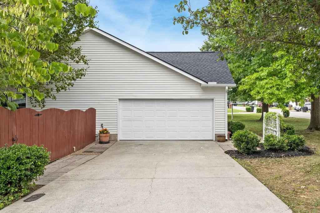 2735 Roscommon Drive Murfreesboro TN 37128