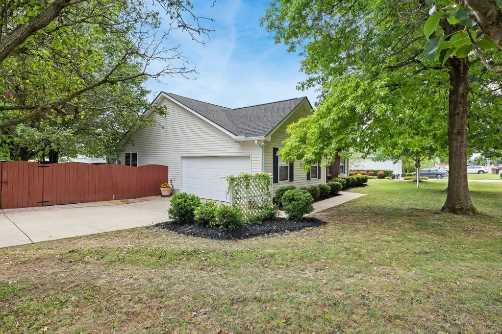 2735 Roscommon Drive Murfreesboro TN 37128