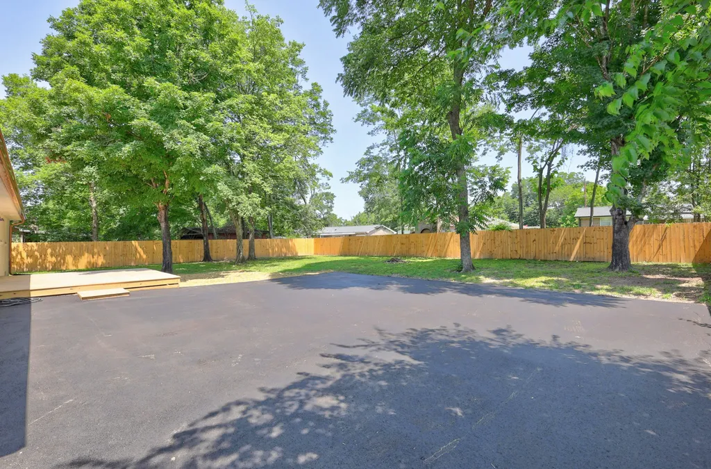 7444 Highway 70 South, S Nashville TN 37221