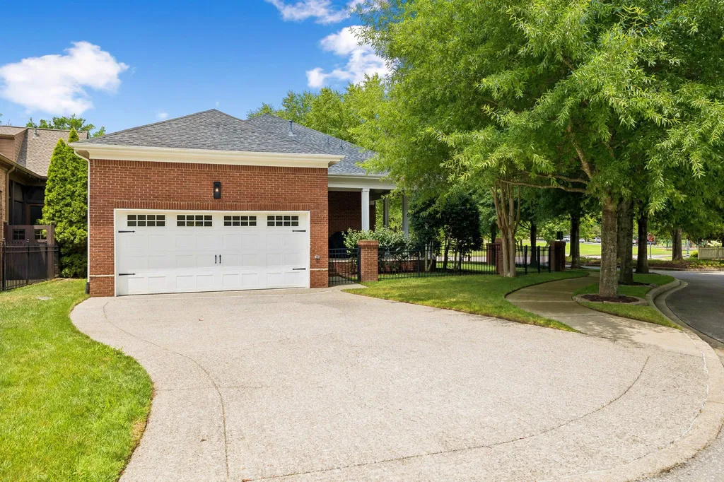3644 Wareham Drive Thompsons Station TN 37179