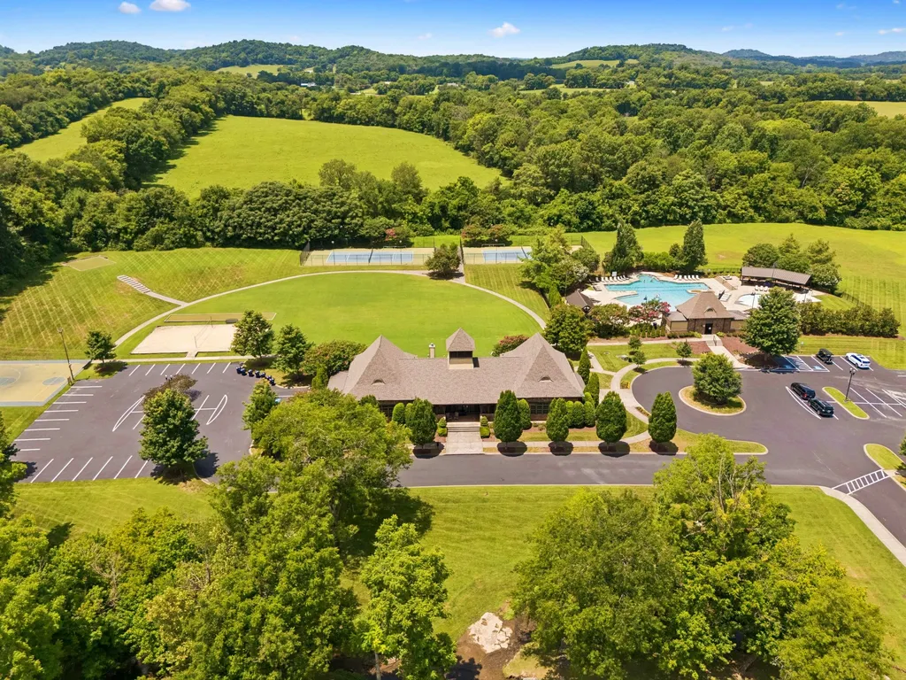 3644 Wareham Drive Thompsons Station TN 37179