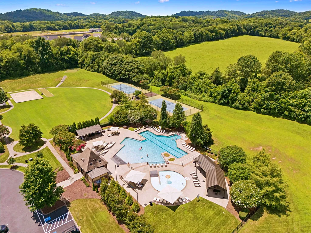 3644 Wareham Drive Thompsons Station TN 37179