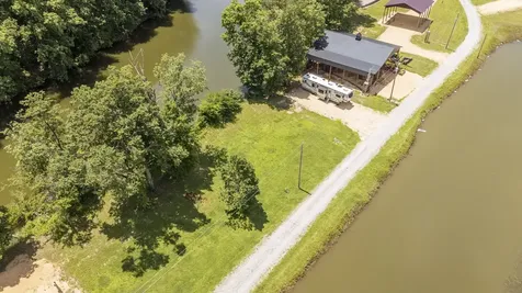218 Drake Drive Clifton TN 38425