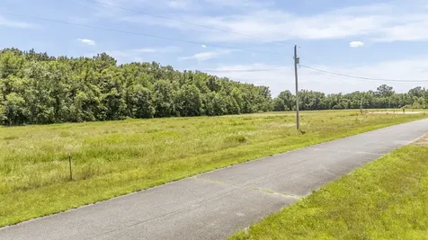 218 Drake Drive Clifton TN 38425