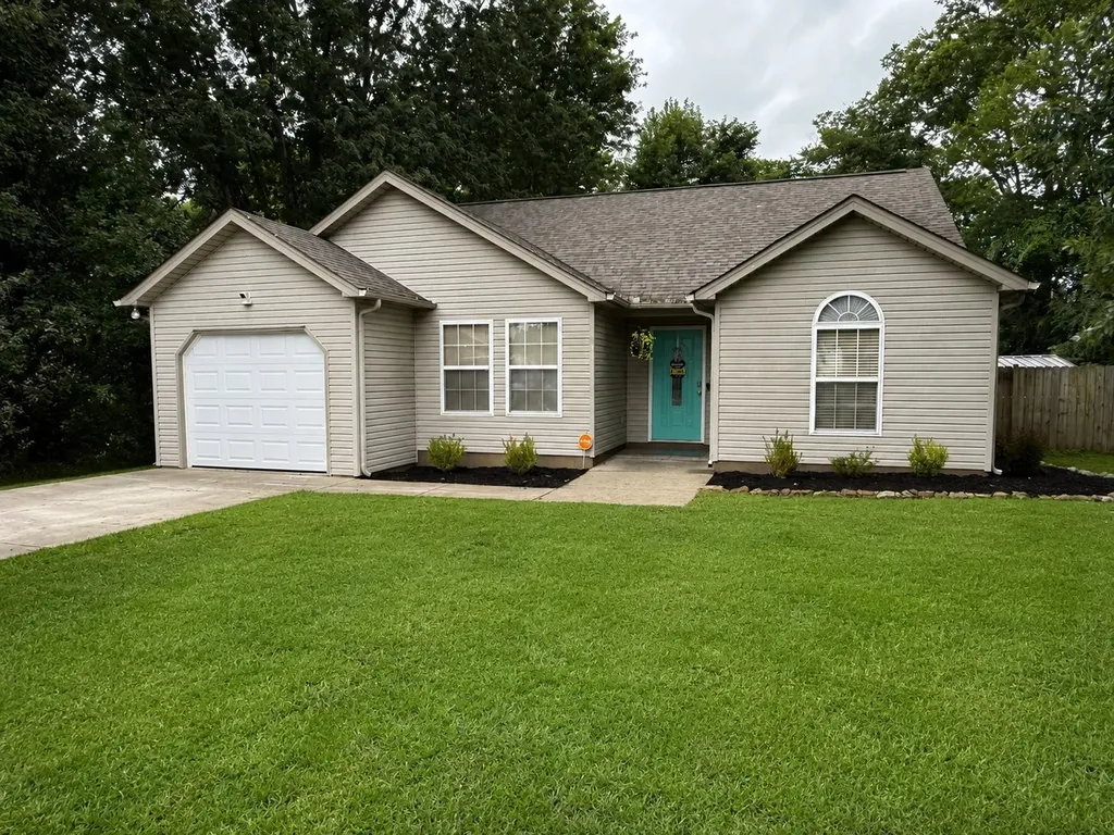1916 Fieldstone Drive Columbia TN 38401