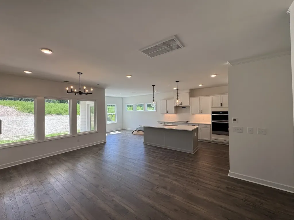 1924 Hildebrand Lane Columbia TN 38401