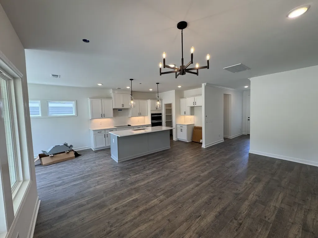 1924 Hildebrand Lane Columbia TN 38401
