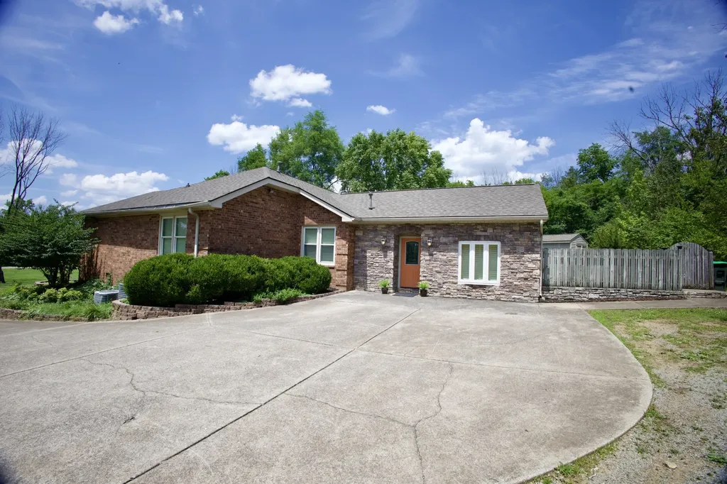 4451 Chandler Road Hermitage TN 37076