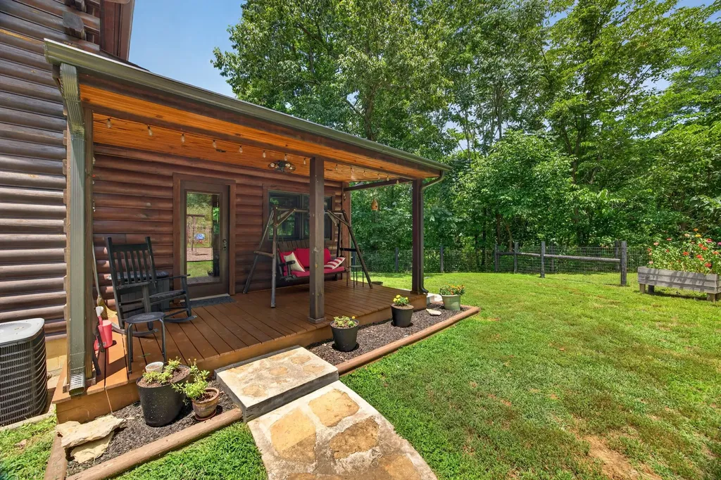20 Magee Lane Elmwood TN 38560