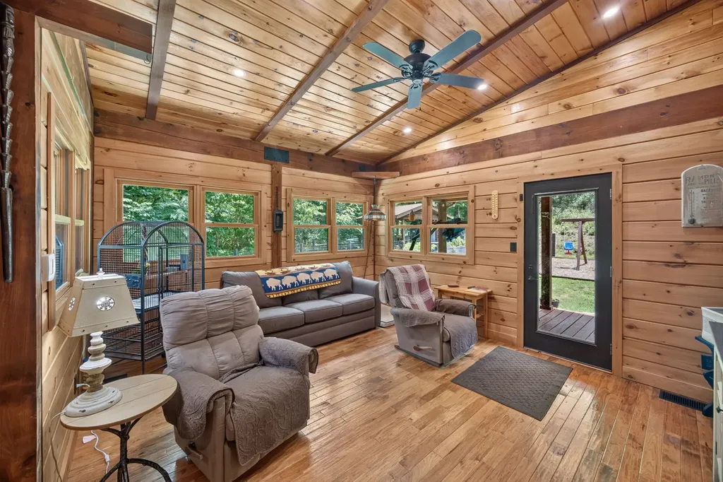 20 Magee Lane Elmwood TN 38560
