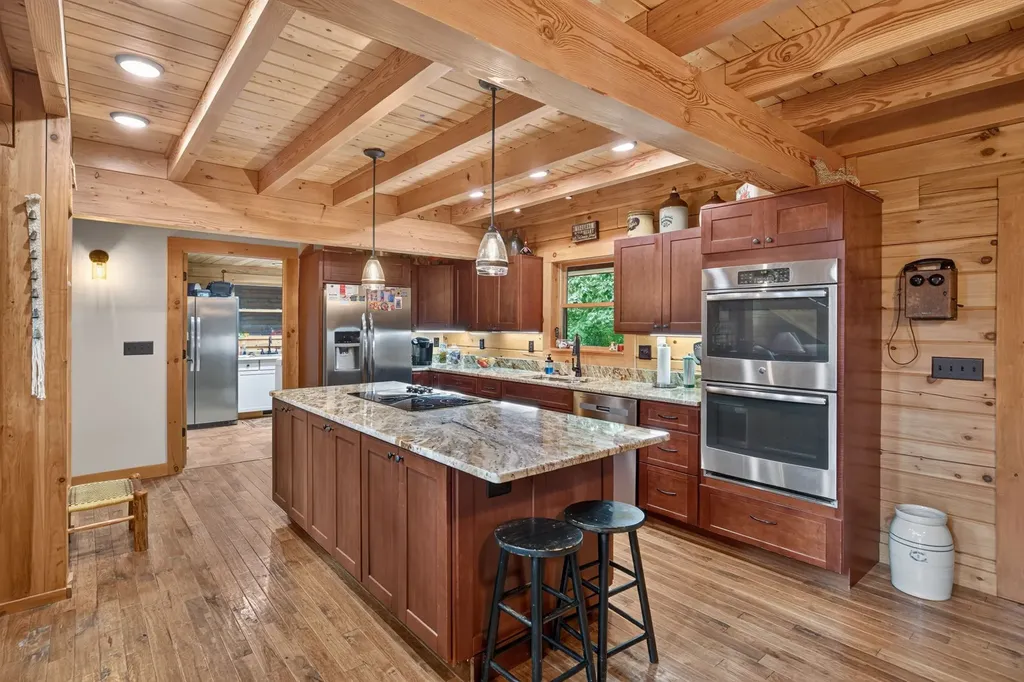 20 Magee Lane Elmwood TN 38560