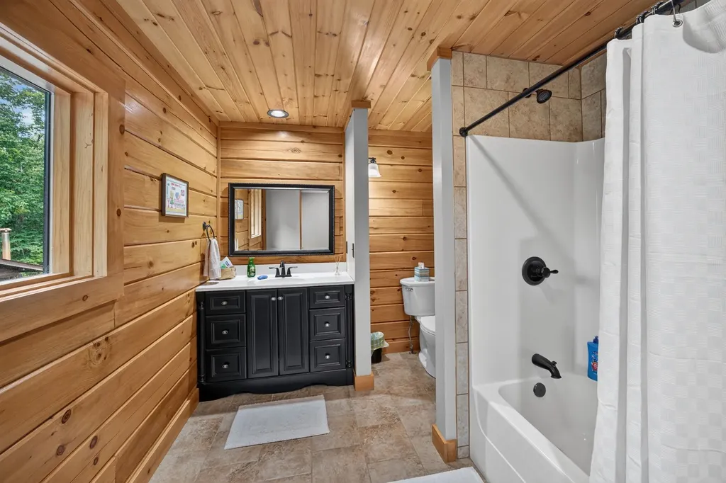 20 Magee Lane Elmwood TN 38560