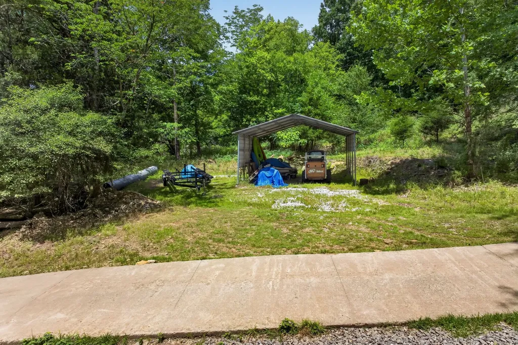 20 Magee Lane Elmwood TN 38560