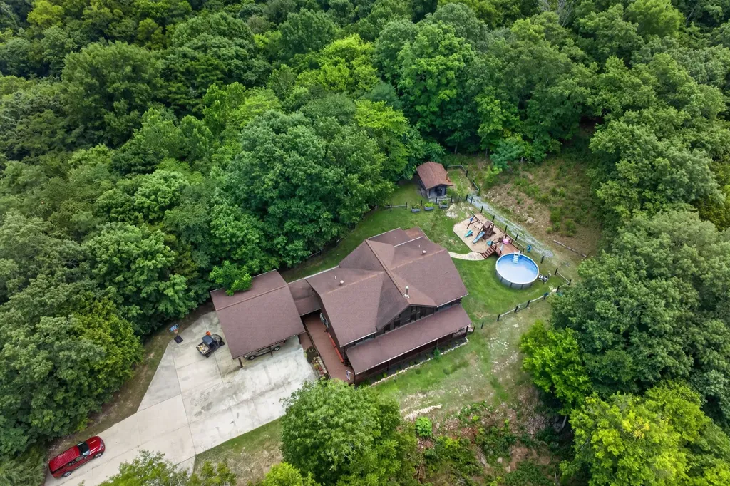 20 Magee Lane Elmwood TN 38560