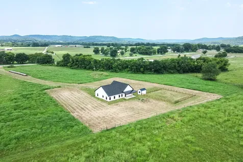2985 Lewisburg Highway Petersburg TN 37144