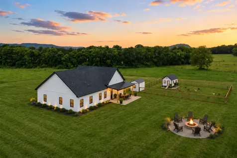 2985 Lewisburg Highway Petersburg TN 37144