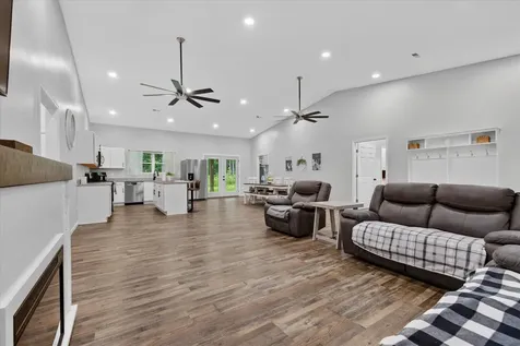 181 Hayes Ridge Road Indian Mound TN 37079