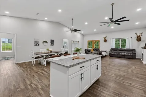 181 Hayes Ridge Road Indian Mound TN 37079