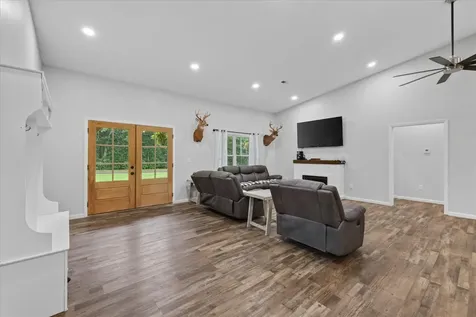 181 Hayes Ridge Road Indian Mound TN 37079