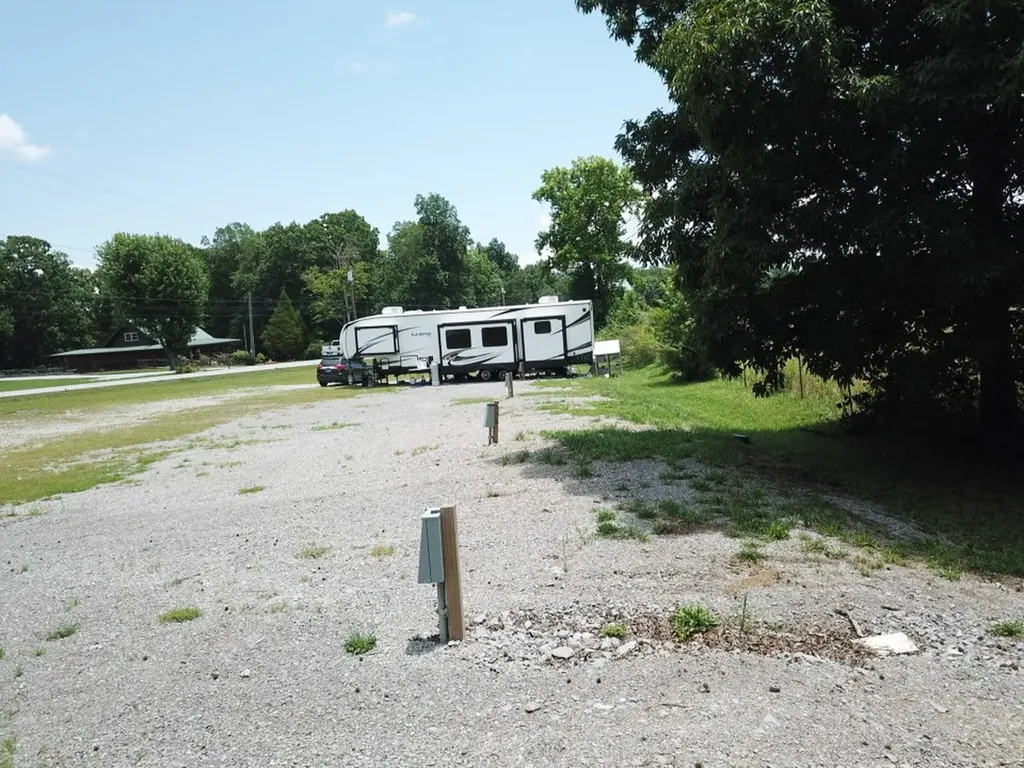 6845 Wassom Memorial Highway Grandview TN 37337