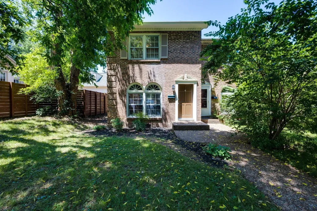 2604 Belcourt Avenue Nashville TN 37212