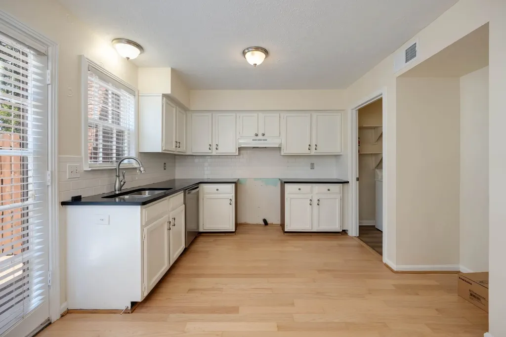 2604 Belcourt Avenue Nashville TN 37212