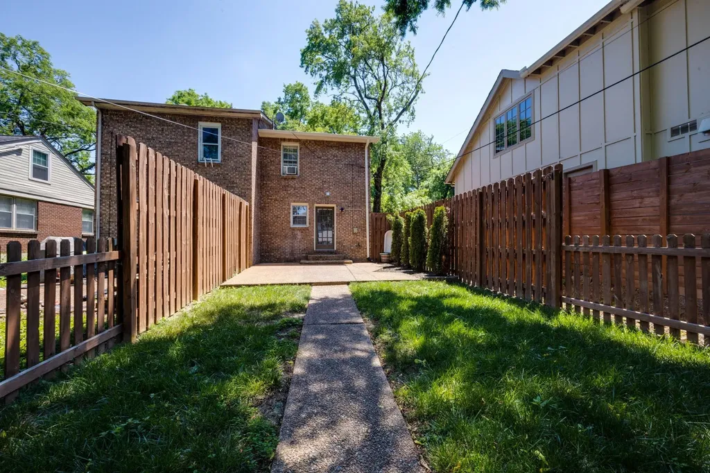 2604 Belcourt Avenue Nashville TN 37212