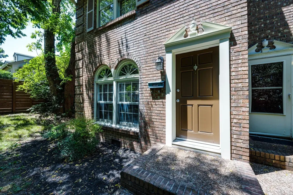 2604 Belcourt Avenue Nashville TN 37212