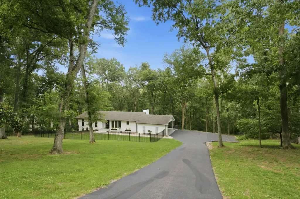 133 Featherstone Drive Franklin TN 37069