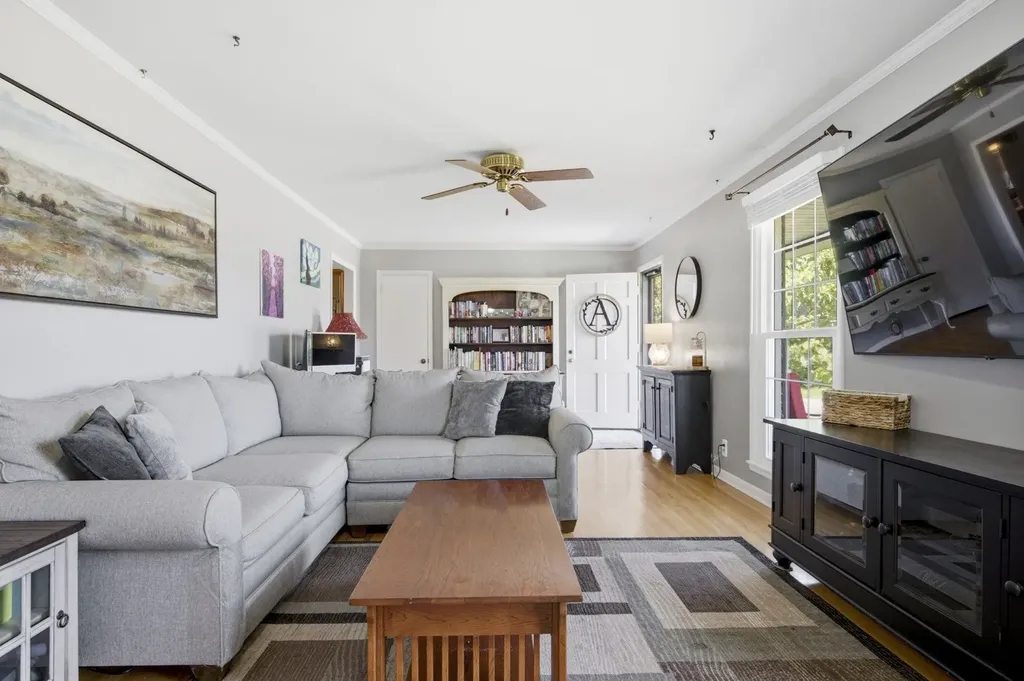 709 Harpeth Pkwy, W Nashville TN 37221