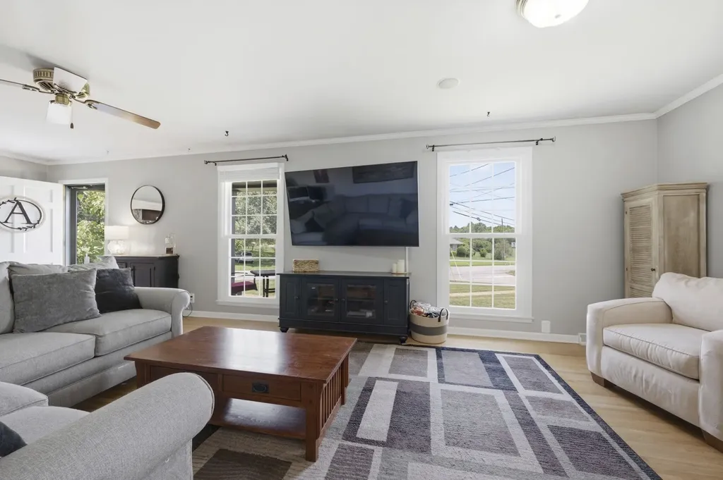 709 Harpeth Pkwy, W Nashville TN 37221