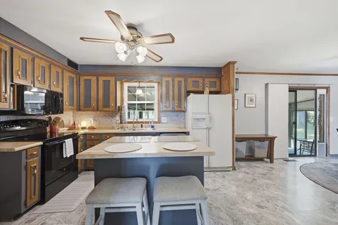 709 Harpeth Pkwy, W Nashville TN 37221