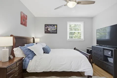 709 Harpeth Pkwy, W Nashville TN 37221