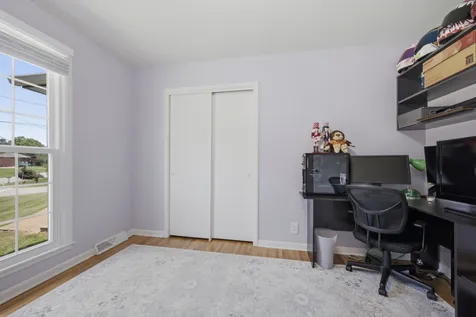 709 Harpeth Pkwy, W Nashville TN 37221