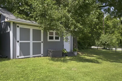 709 Harpeth Pkwy, W Nashville TN 37221