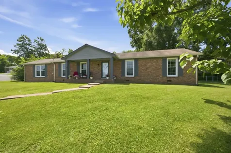 709 Harpeth Pkwy, W Nashville TN 37221