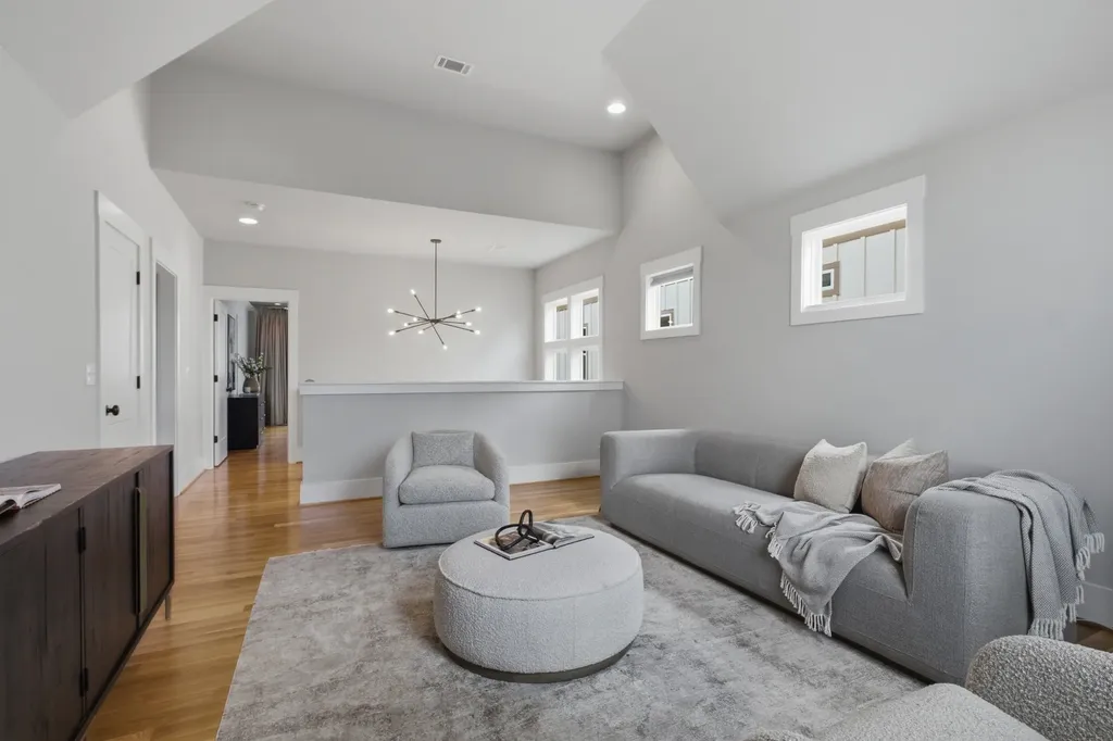 907 Halcyon Avenue Nashville TN 37204