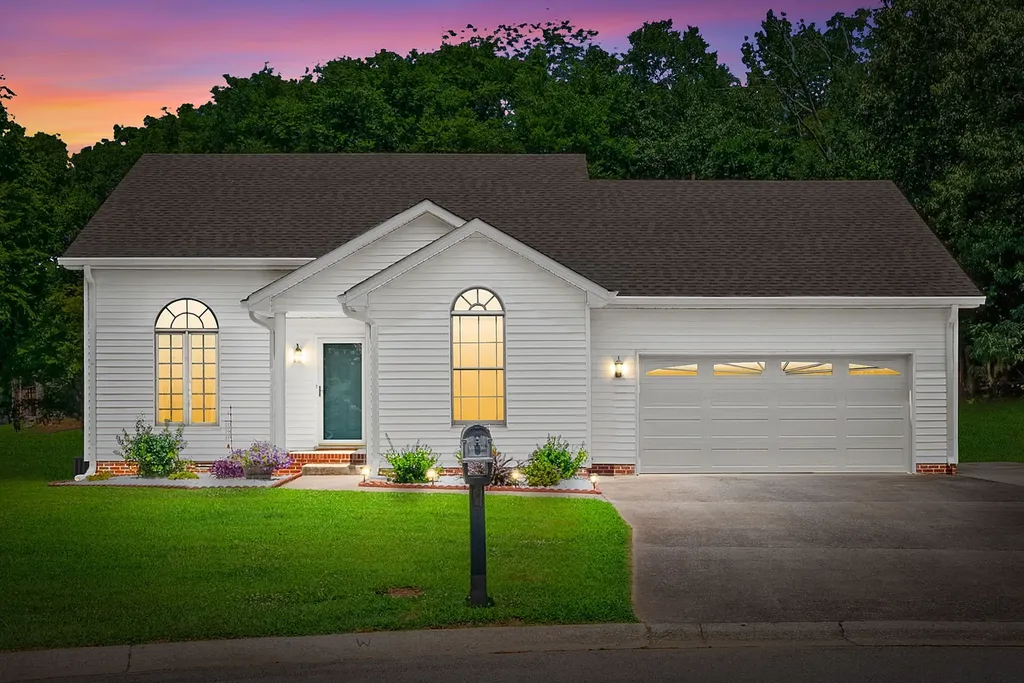 1334 N Callywood Court Clarksville TN 37040