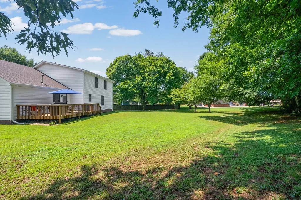 1334 N Callywood Court Clarksville TN 37040