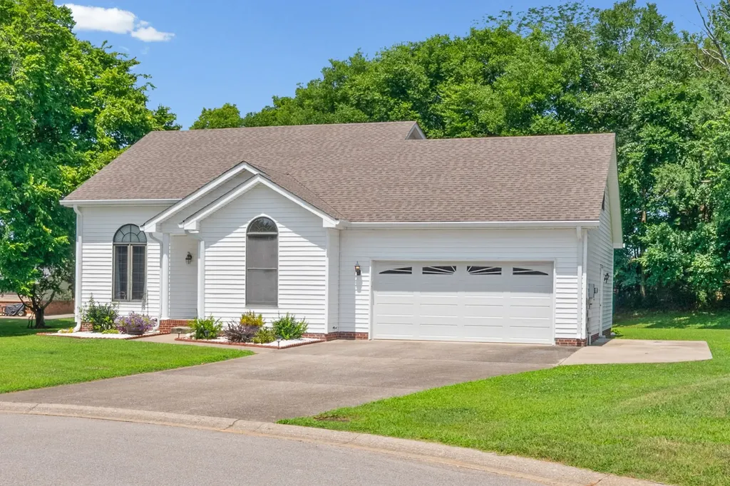 1334 N Callywood Court Clarksville TN 37040