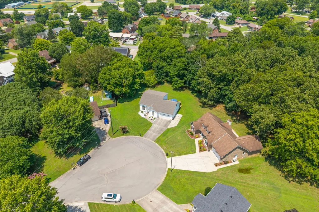 1334 N Callywood Court Clarksville TN 37040