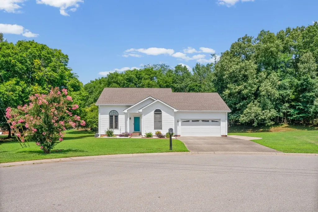 1334 N Callywood Court Clarksville TN 37040