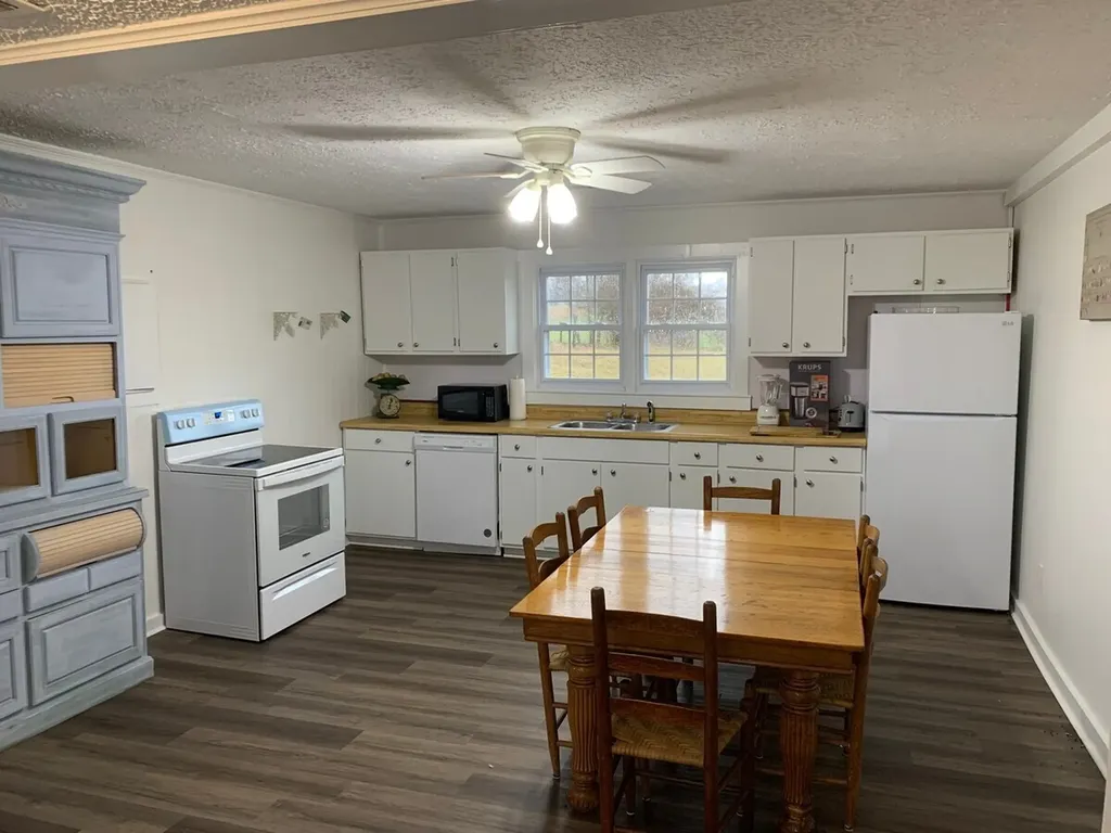 4250 Louis Draughon Road Springfield TN 37172