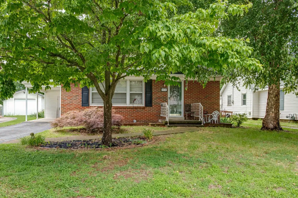 412 4th Street Lawrenceburg TN 38464
