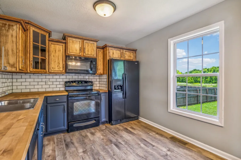 565 Oakmont Drive Clarksville TN 37042