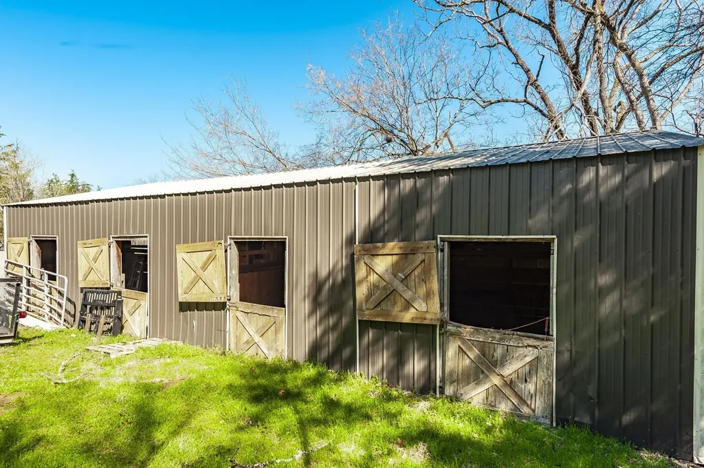 655 Cummings Lane Cottontown TN 37048
