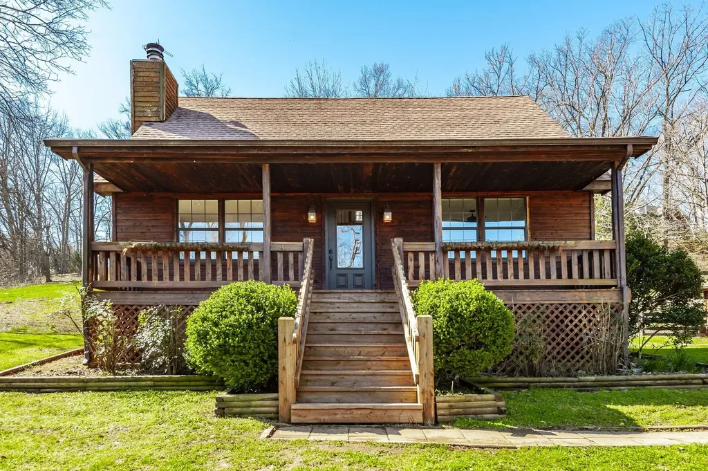 655 Cummings Lane Cottontown TN 37048